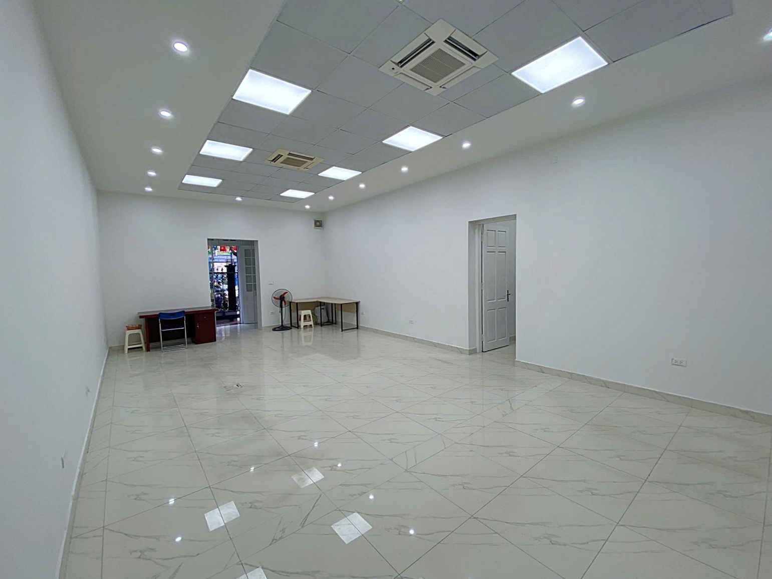 Anh-nhin-tu-cuoi-phong-1-1